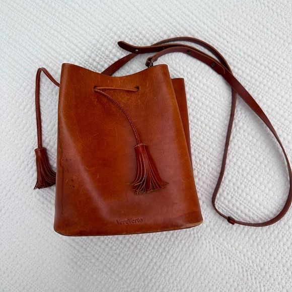 Amour Vert Handbags - VereVerto bucket bag, beautiful warm light brown color